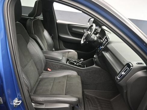 Used 2021 Volvo XC40 T4 R-Design w/ Protection Package Premier FWD image 30
