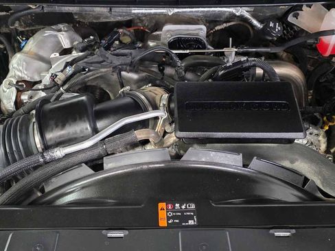 Used 2024 Chevrolet Silverado 2500 LT w/ Convenience Package image 9