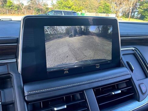 Certified 2022 Chevrolet Suburban Premier image 14