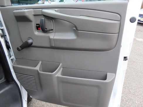 Used 2013 Chevrolet Express 2500 image 8