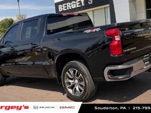 Used 2022 Chevrolet Silverado 1500 LT AWD/4WD image 8