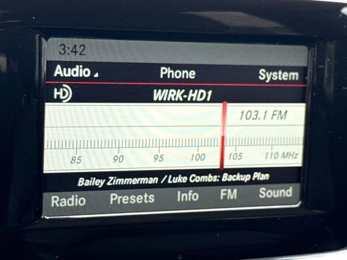 Used 2015 Mercedes-Benz GLA 250 4MATIC image 19