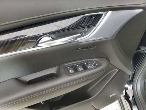 Used 2023 Cadillac XT6 Premium Luxury w/ Technology Package image 21