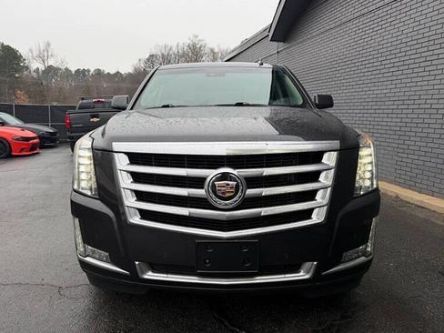 Used 2015 Cadillac Escalade Luxury AWD/4WD image 2