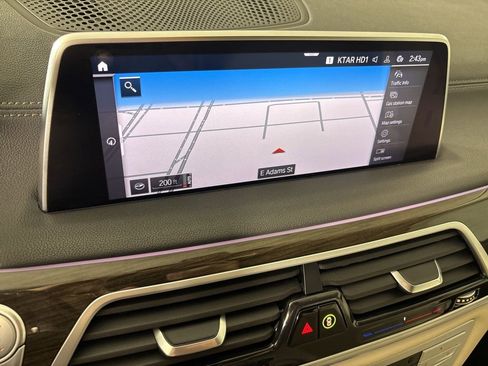 Used 2020 BMW 740i image 22