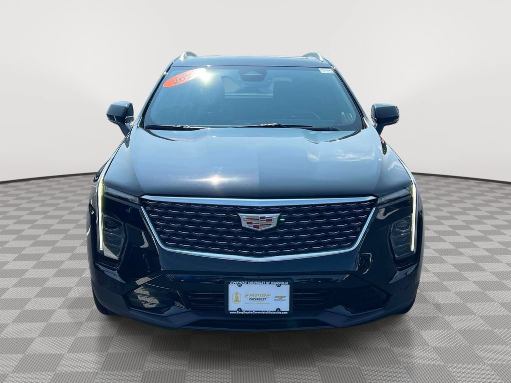 Used 2024 Cadillac XT4 Premium Luxury AWD/4WD image 2