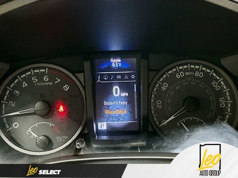 Used 2018 Toyota Tacoma TRD Off-Road image 12