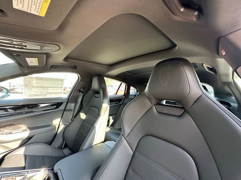 Used 2026 Porsche Panamera RWD image 24