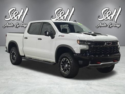 Used 2024 Chevrolet Silverado 1500 ZR2 w/ Technology Package AWD/4WD image 2