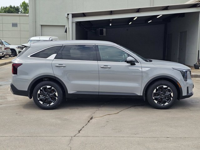 Used 2025 Kia Sorento S w/ Panoramic Sunroof Package FWD image 7