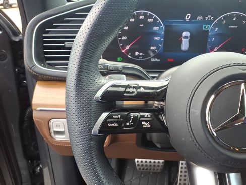 Used 2024 Mercedes-Benz GLS 450 4MATIC image 11