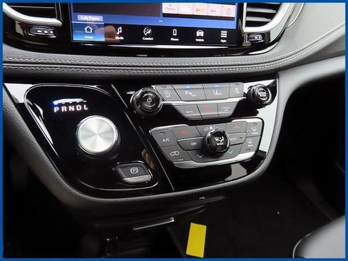 New 2026 Chrysler Pacifica Select image 17