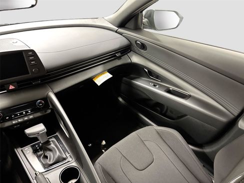 New 2026 Hyundai Elantra Sport FWD image 23