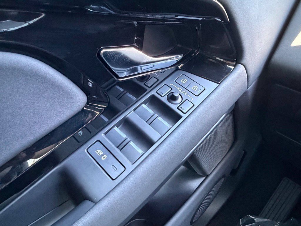 New 2026 Land Rover Range Rover Evoque S AWD/4WD image 15