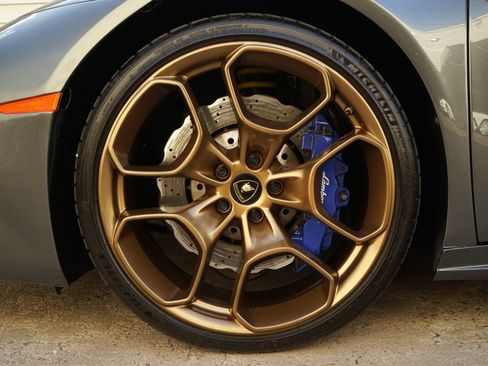 Used 2018 Lamborghini Huracan LP 580-2 RWD image 22