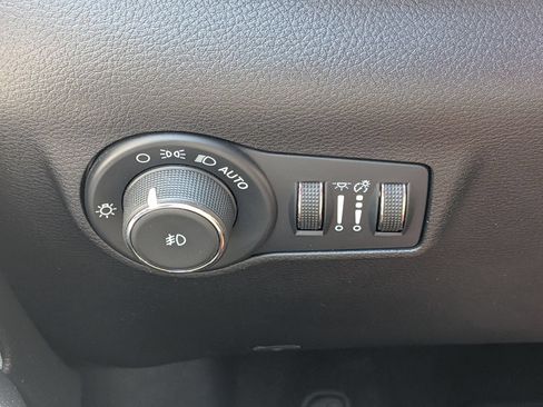 Used 2024 Jeep Compass Latitude AWD/4WD image 17