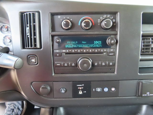 Used 2017 Chevrolet Express 2500 RWD image 14