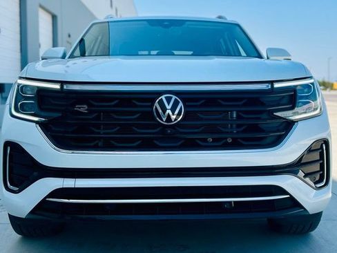 Used 2024 Volkswagen Atlas SEL Premium R-Line AWD/4WD image 2