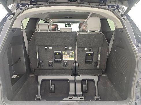 Used 2025 Toyota Sienna XLE FWD image 31
