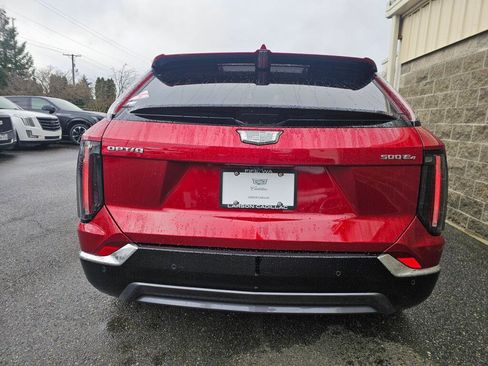 New 2026 Cadillac Optiq Luxury 1 image 7