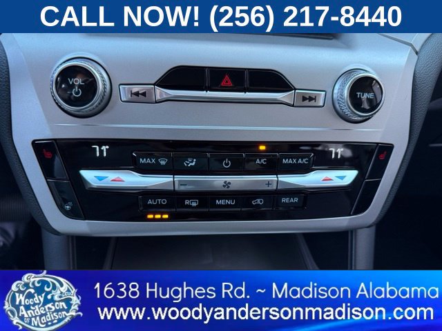 Used 2021 Ford Explorer XLT w/ Equipment Group 202A RWD image 11