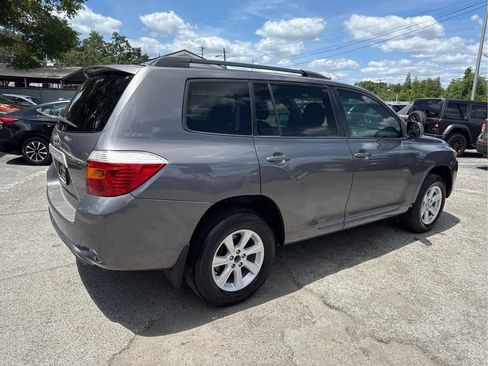 Used 2010 Toyota Highlander SE FWD image 5