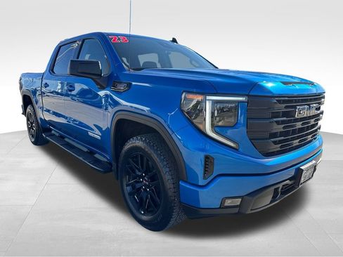 Certified 2023 GMC Sierra 1500 Elevation w/ LPO, Elevation Black Package AWD/4WD image 9