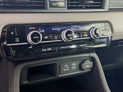 Used 2025 Honda Pilot EX-L image 15