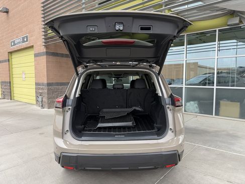 Used 2025 Nissan Rogue SV AWD/4WD image 34