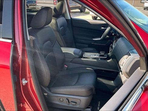 Certified 2025 Nissan Pathfinder SL w/ SL Premium Package FWD image 27