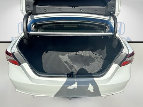 Used 2022 Toyota Camry SE w/ Convenience Package image 25