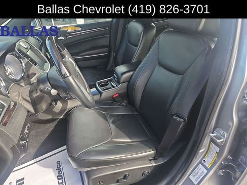 Used 2014 Chrysler 300 C w/ Light Group image 20