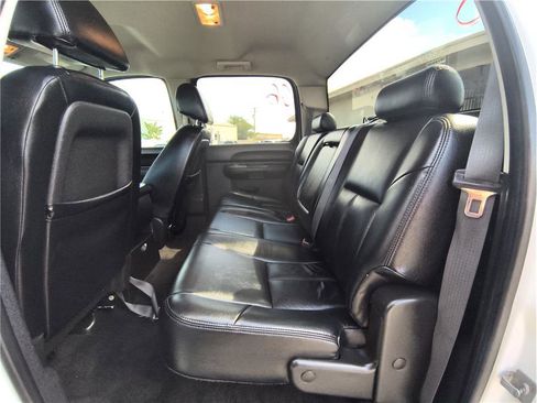 Used 2011 GMC Sierra 2500 SLE w/ SLE Preferred Package image 10