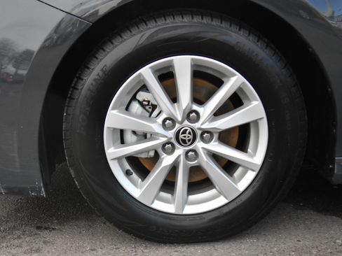 Used 2025 Toyota Camry LE image 12