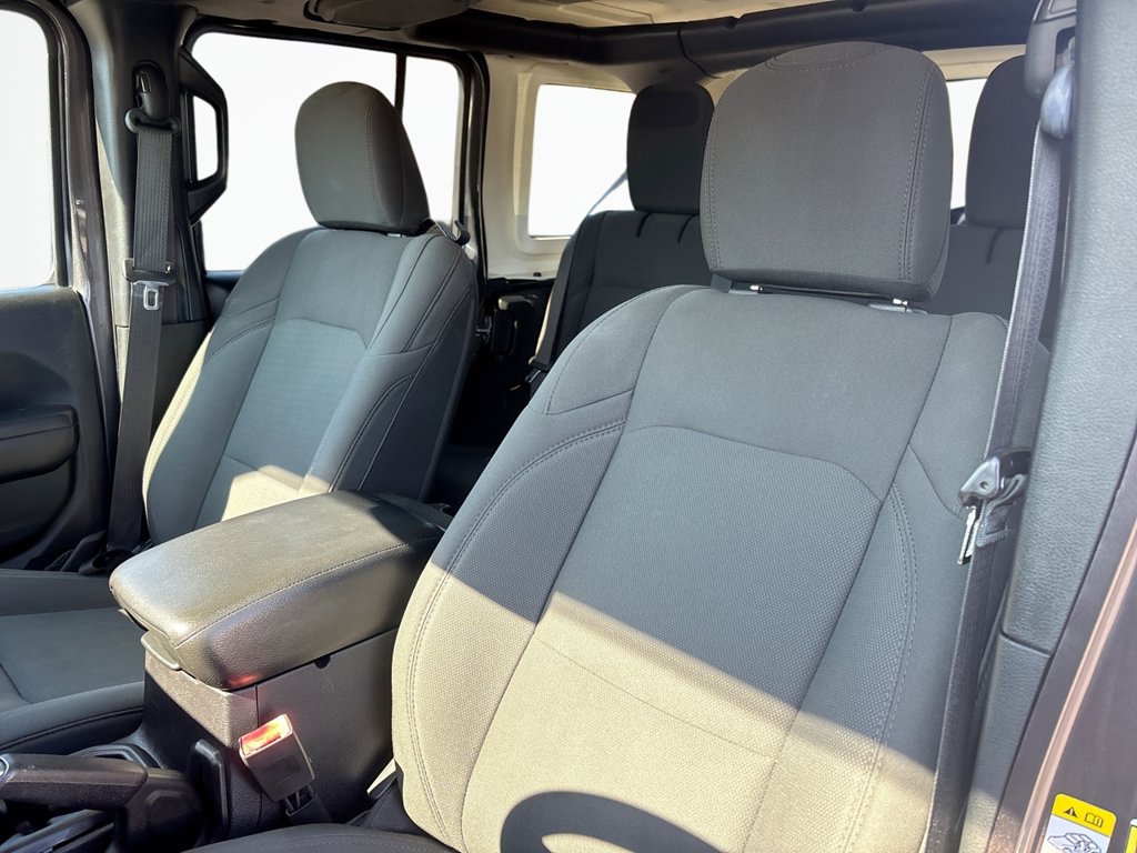 Used 2018 Jeep Wrangler Unlimited Sport AWD/4WD image 28