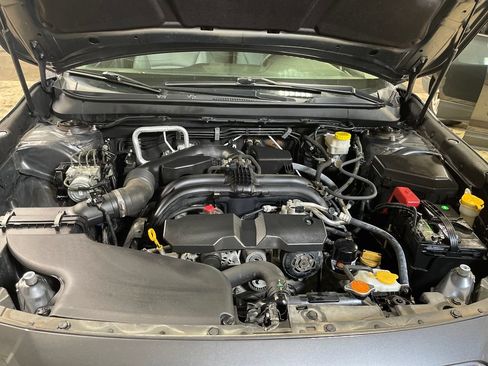 Used 2019 Subaru Outback 2.5i Limited AWD/4WD image 10