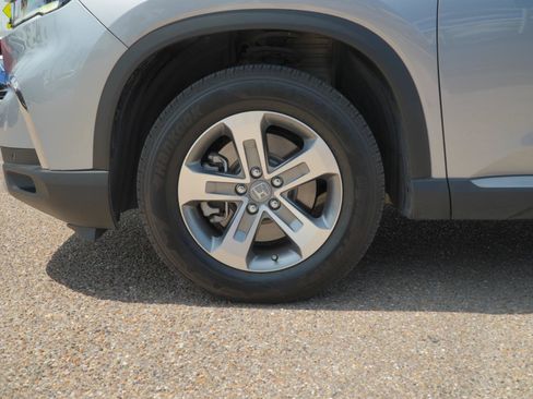 Used 2025 Honda Pilot EX-L image 9