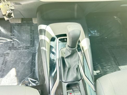 Used 2022 Toyota Corolla LE FWD image 18