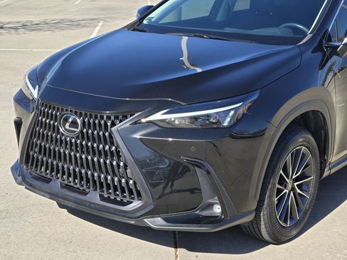 Certified 2023 Lexus NX 250 FWD w/ Premium Package image 12