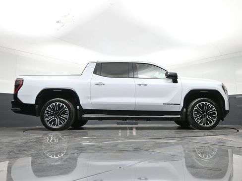 Used 2026 GMC Sierra EV Denali AWD/4WD image 28