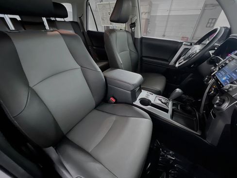 Used 2024 Toyota 4Runner SR5 Premium w/ Moonroof Package RWD image 31