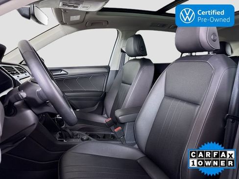 Used 2023 Volkswagen Tiguan SE w/ Panoramic Sunroof Package image 21