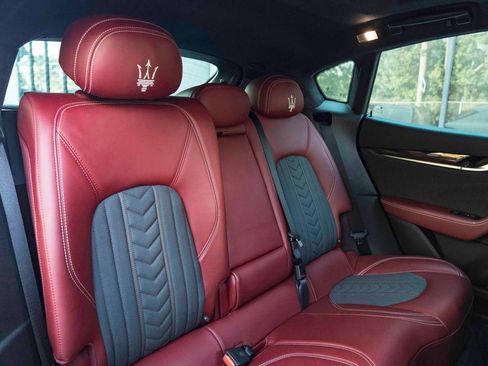 Used 2019 Maserati Levante GranLusso AWD/4WD image 41