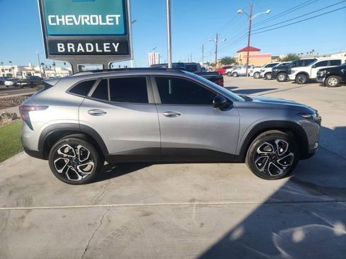 New 2026 Chevrolet Trax RS image 3