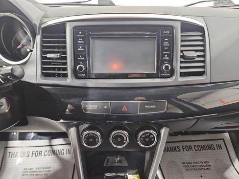 Used 2017 Mitsubishi Lancer ES image 18