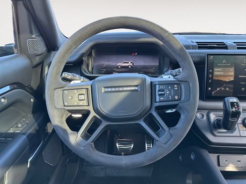 Used 2023 Land Rover Defender 110 V8 AWD/4WD image 12