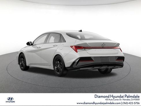 Used 2024 Hyundai Elantra SEL FWD image 5