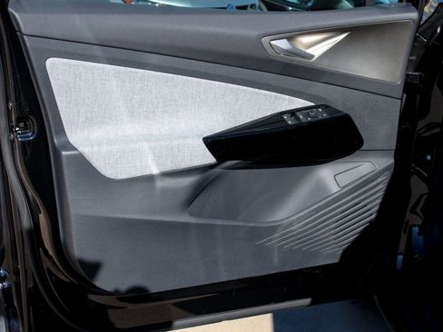 New 2026 Volkswagen ID.4 Pro RWD image 12