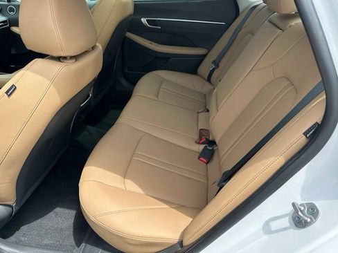 Used 2025 Hyundai Sonata Limited FWD image 12