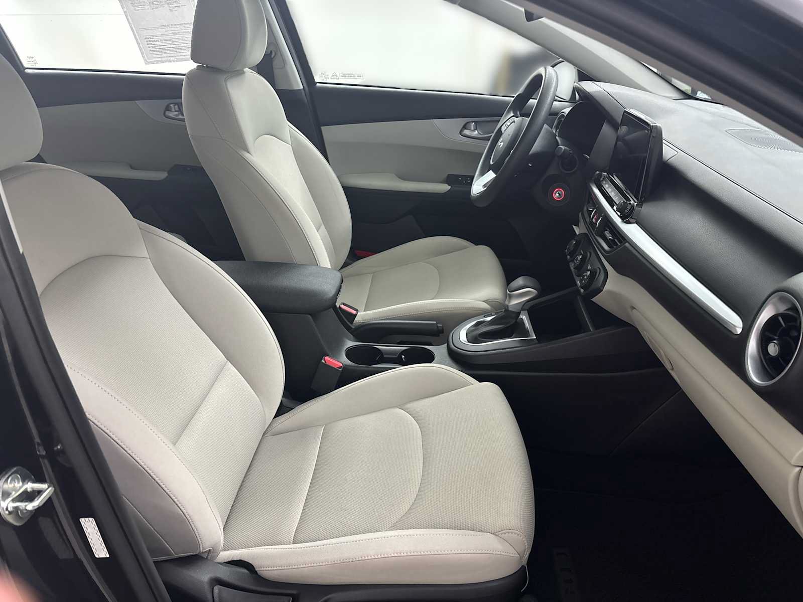 Used 2023 Kia Forte LXS w/ LXS Technology Package FWD image 23